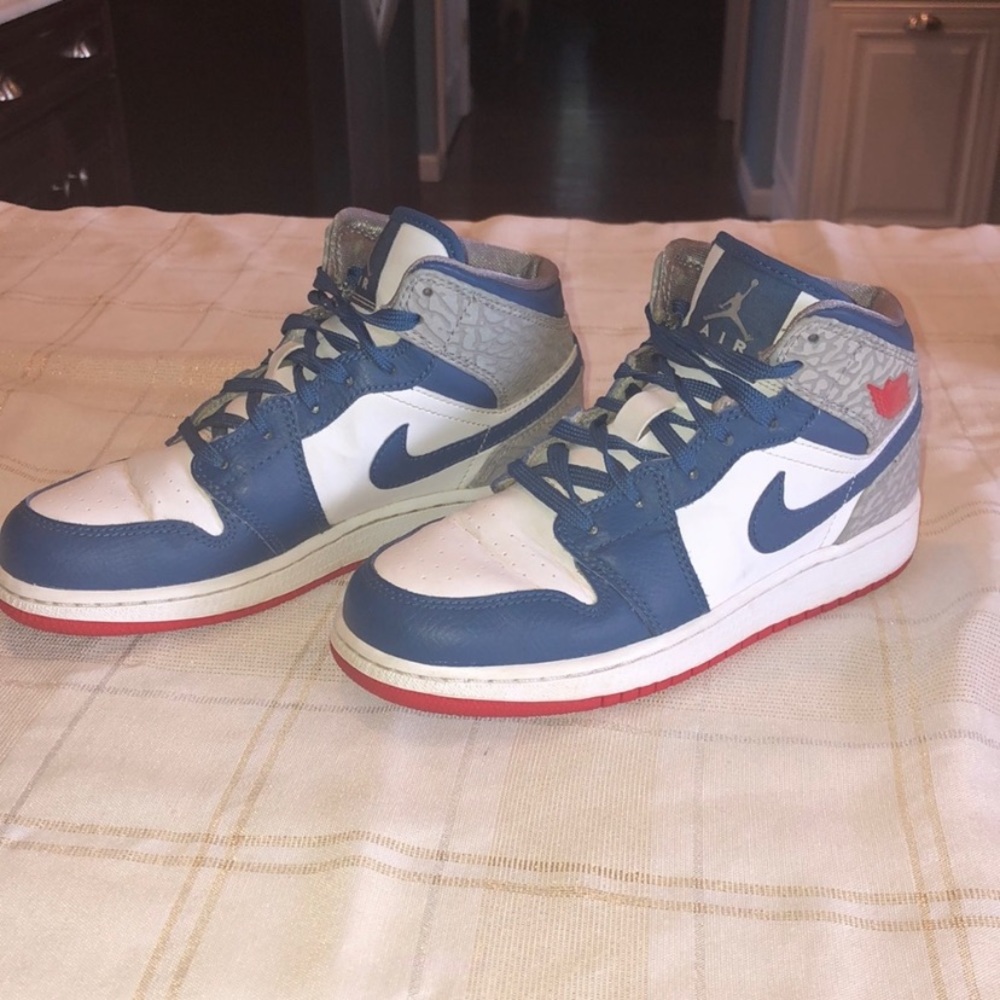 Air Jordan 1 Mid True Blue GS Women’s 5.5